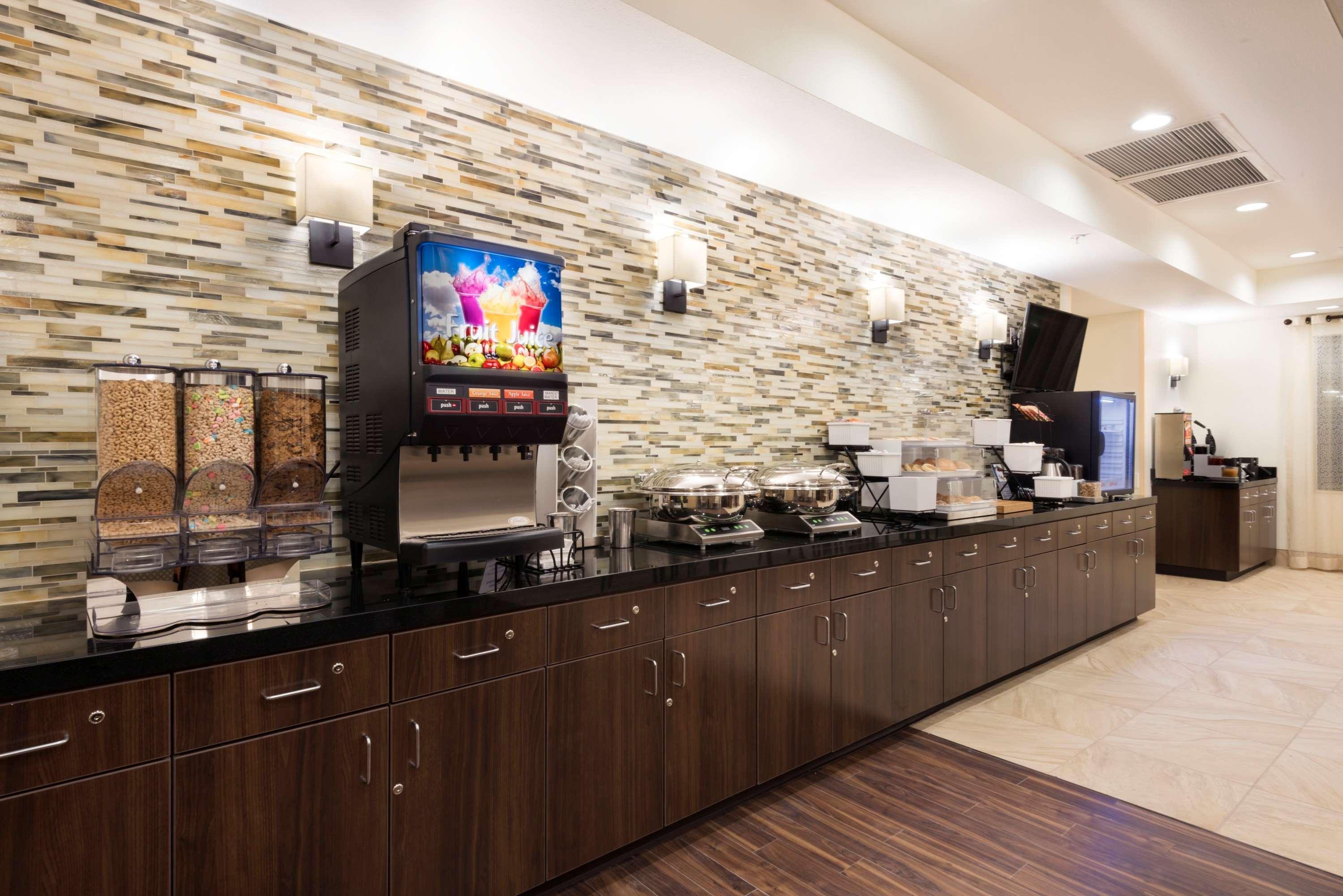 Best Western Plus Hudson Hotel & Suites Esterno foto